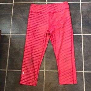 UNDER ARMOUR  CUTE COMPRESSION LEGGINGS NEVER WARN